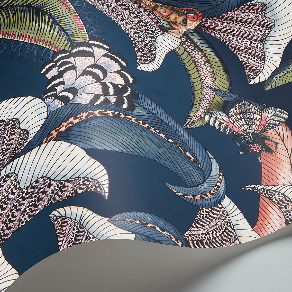 Cole &amp; Son &#39;Hoopoe Leaves Midnight&#39; Wallpaper