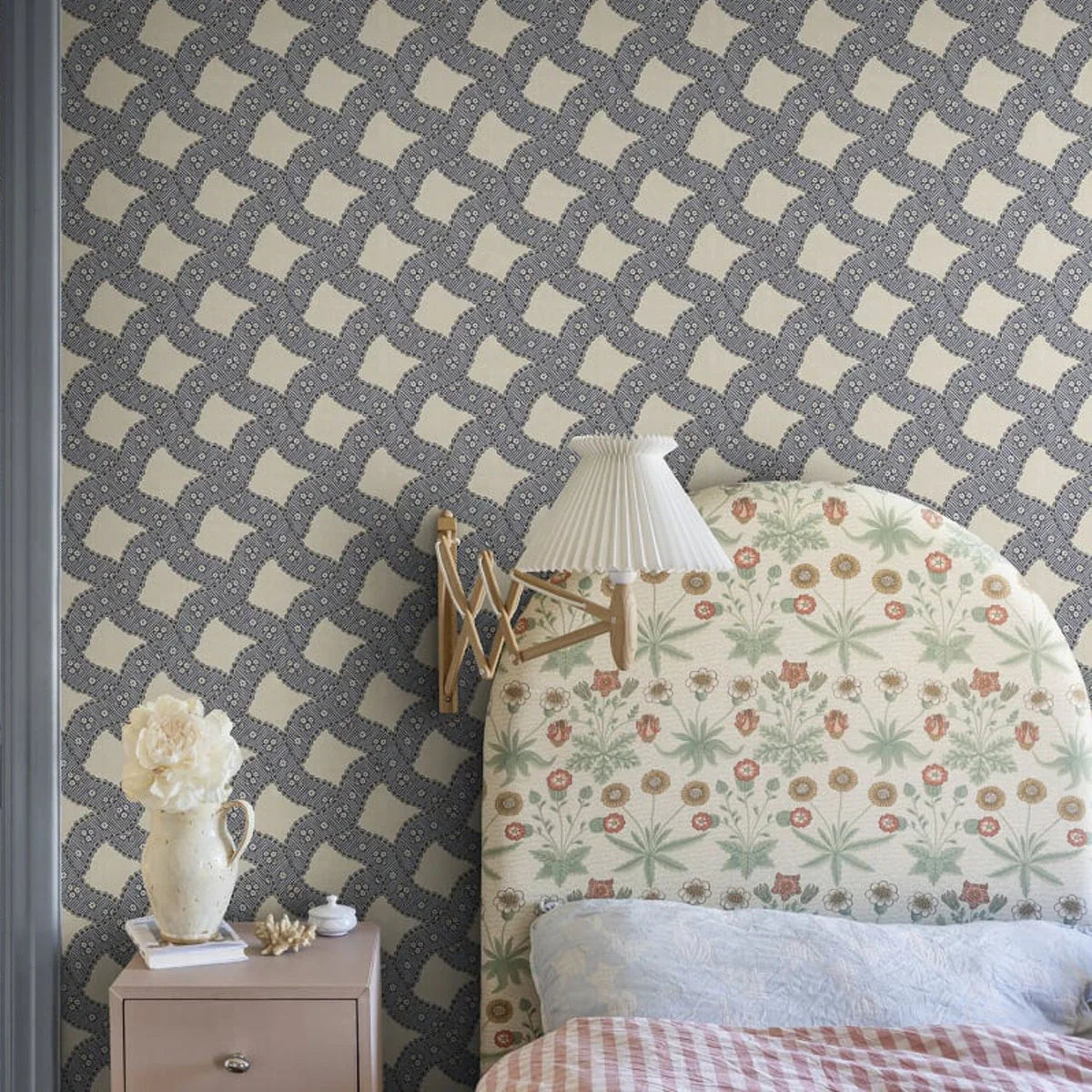 Annie Wallpaper - Sandberg