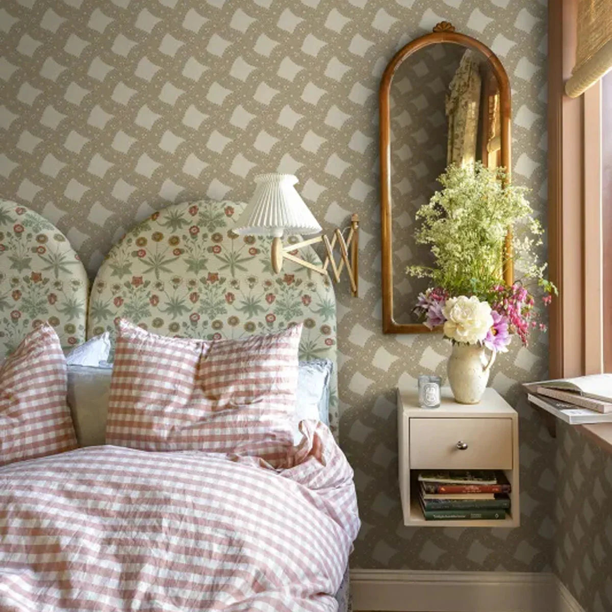 Annie Wallpaper - Sandberg