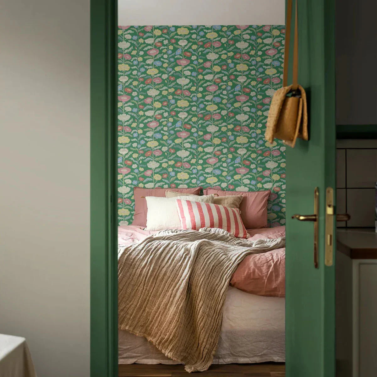 Astrid Wilson Mural Wallpaper - Borastapeter