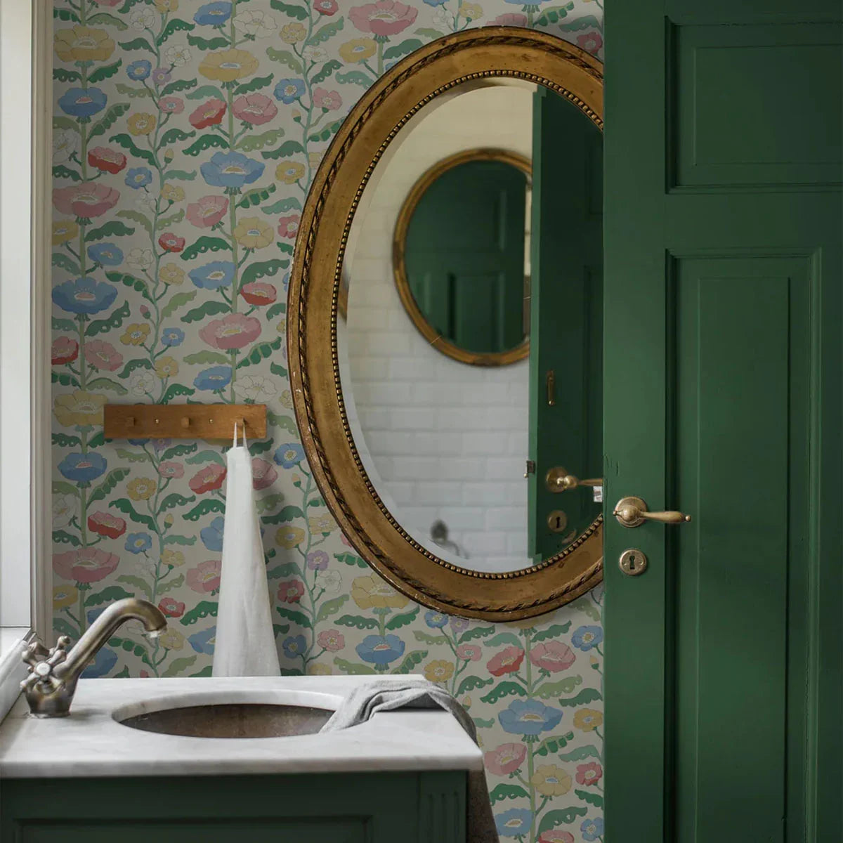 Astrid Wilson Mural Wallpaper - Borastapeter