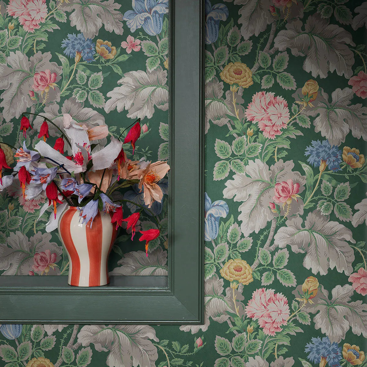 Carnation Garden Wallpaper - Borastapeter