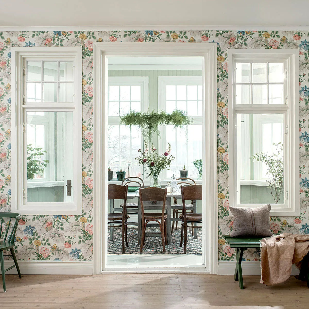 Carnation Garden Wallpaper - Borastapeter