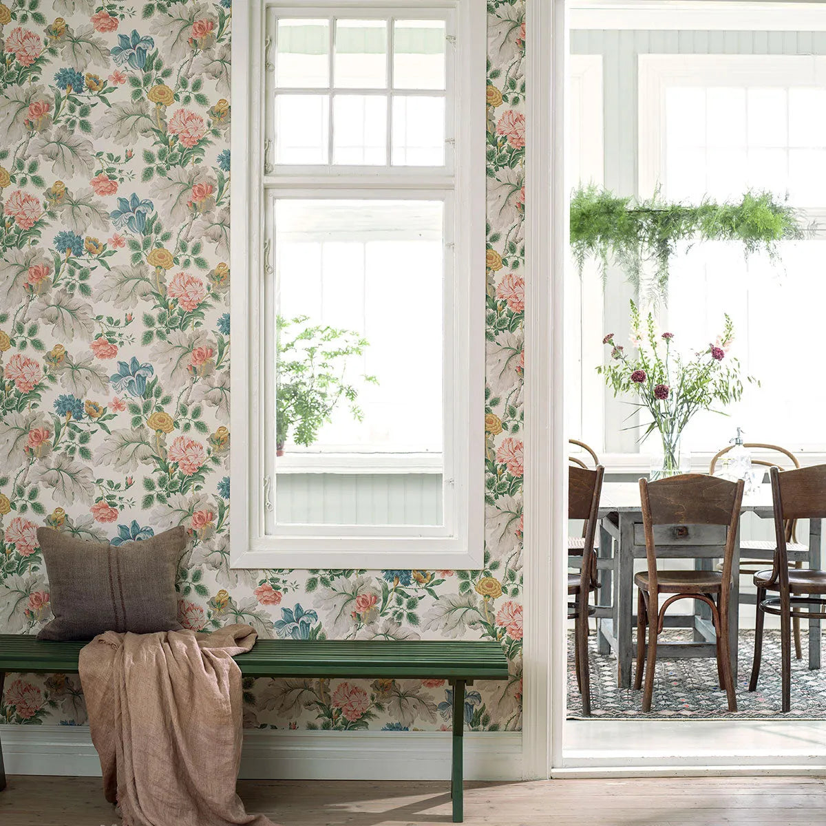 Carnation Garden Wallpaper - Borastapeter