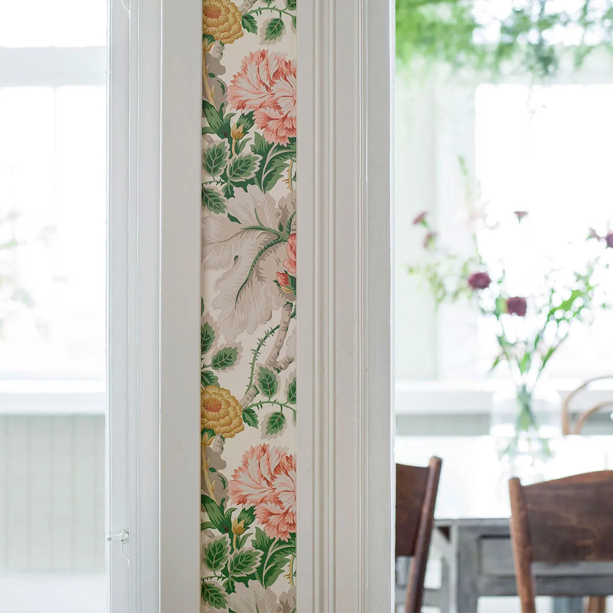 Carnation Garden Wallpaper - Borastapeter