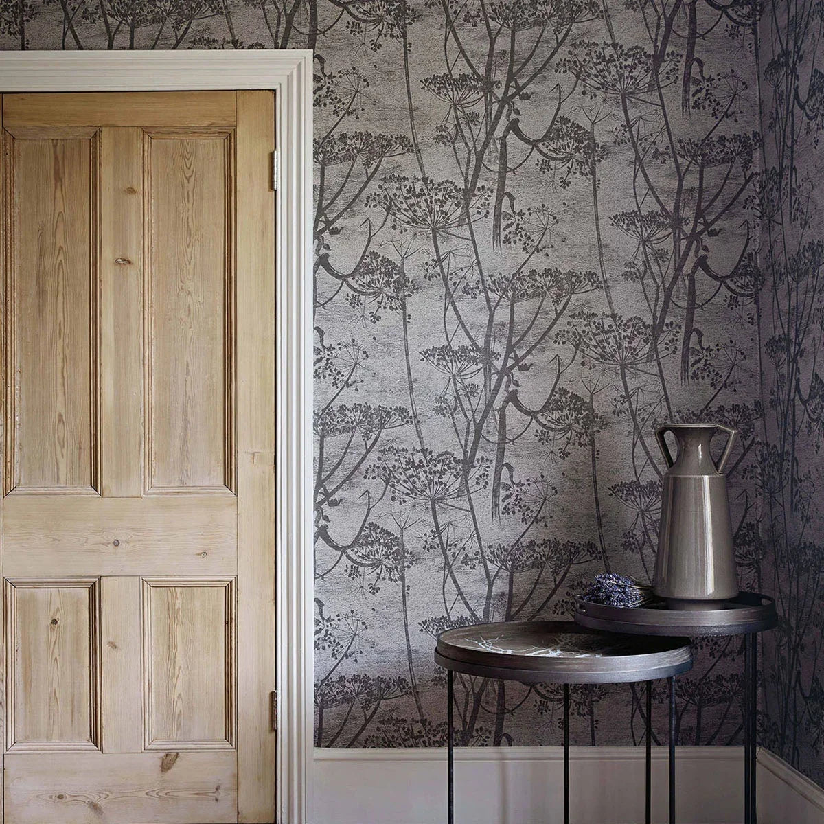 Cow Parsley Icons Wallpaper - Cole & Son