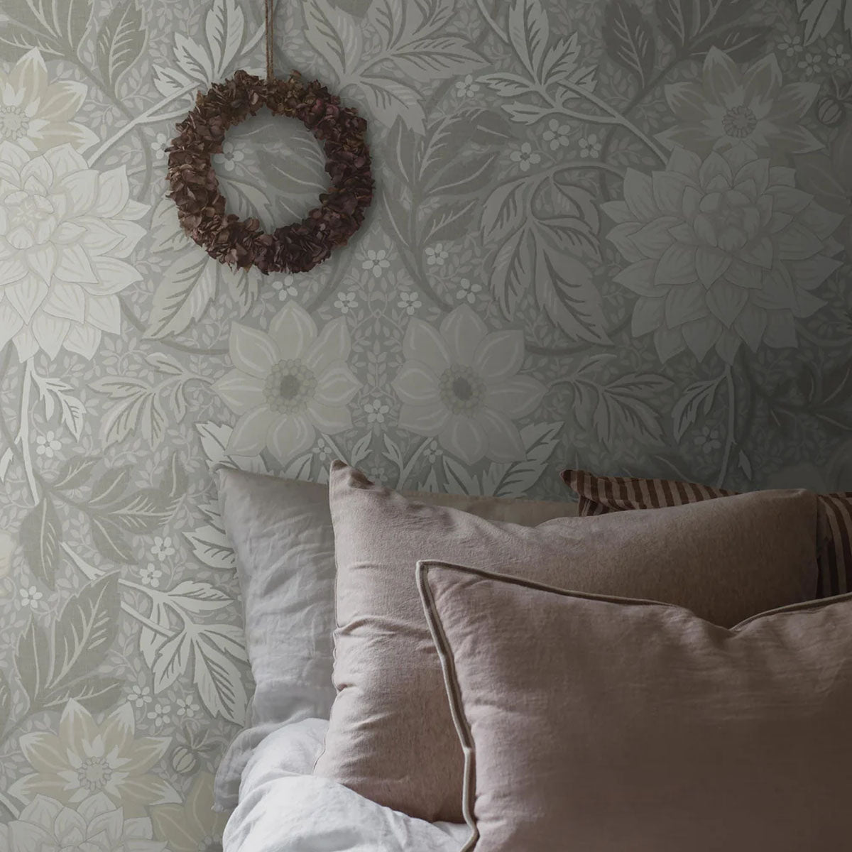 Dahlia Garden Grand Mural Wallpaper - Borastapeter