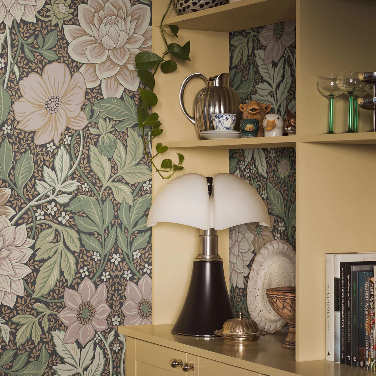 Dahlia Garden Grand Mural Wallpaper - Borastapeter