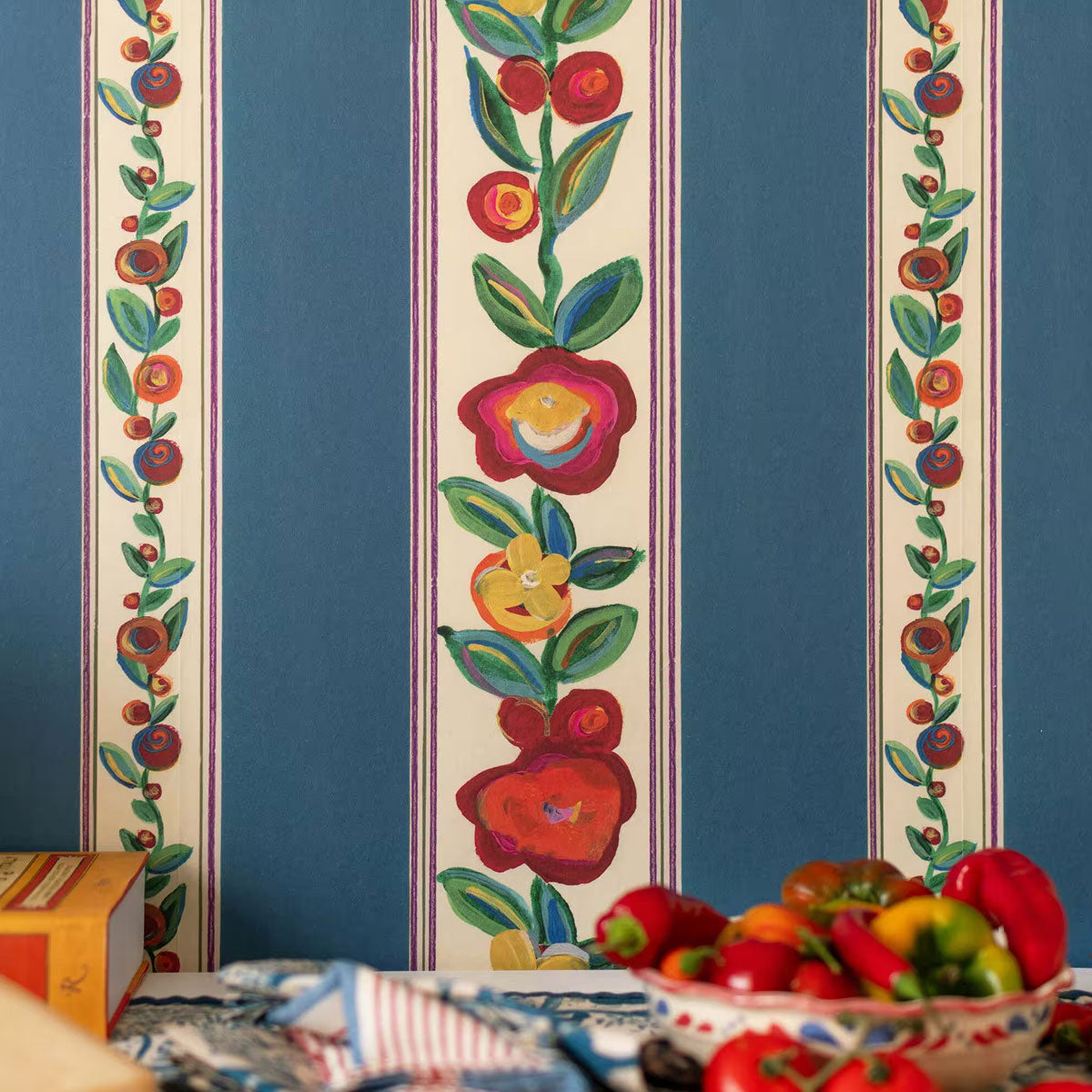 Dainty Flowering Wallpaper - Mind The Gap