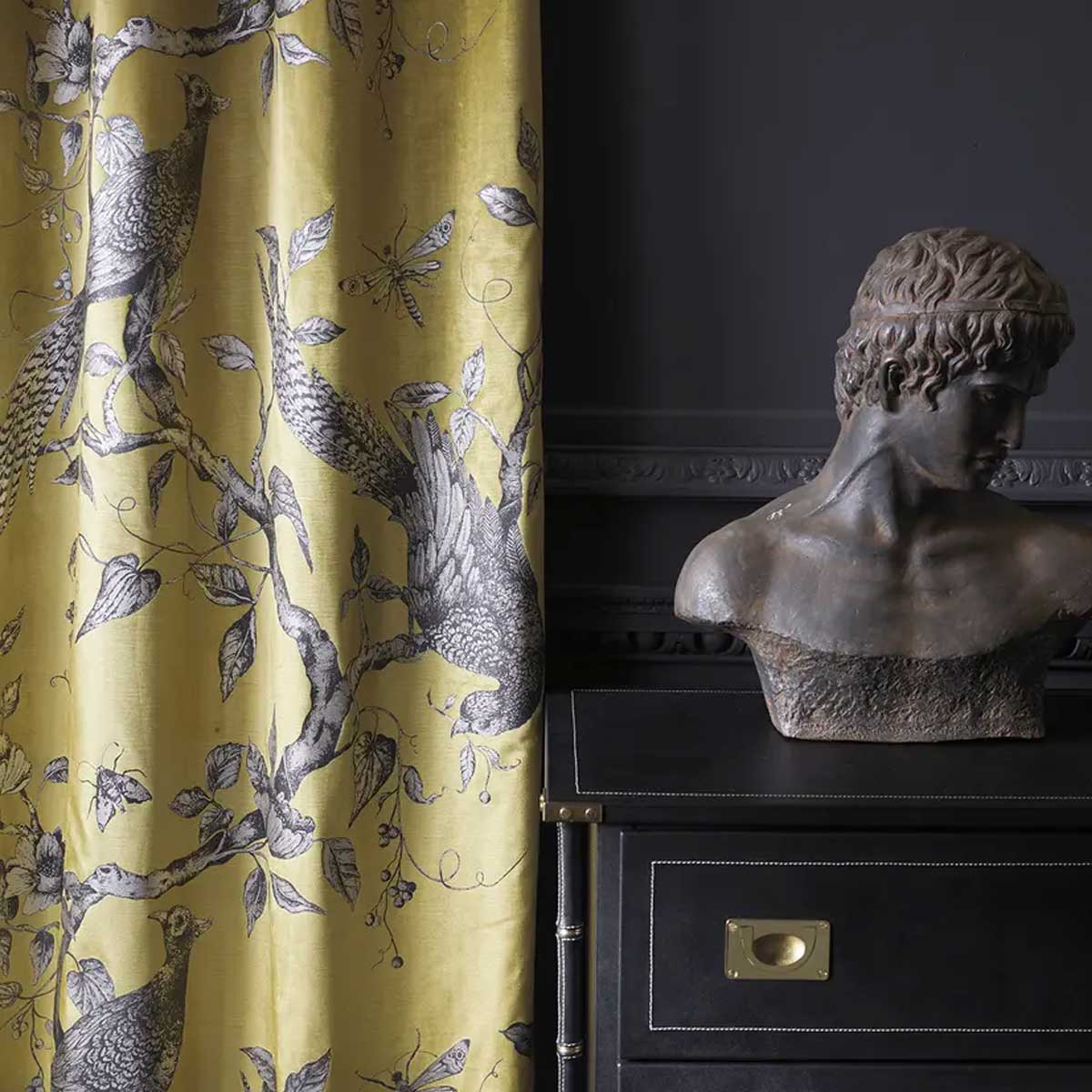 Darnley Toile Velvet Fabric - Zoffany