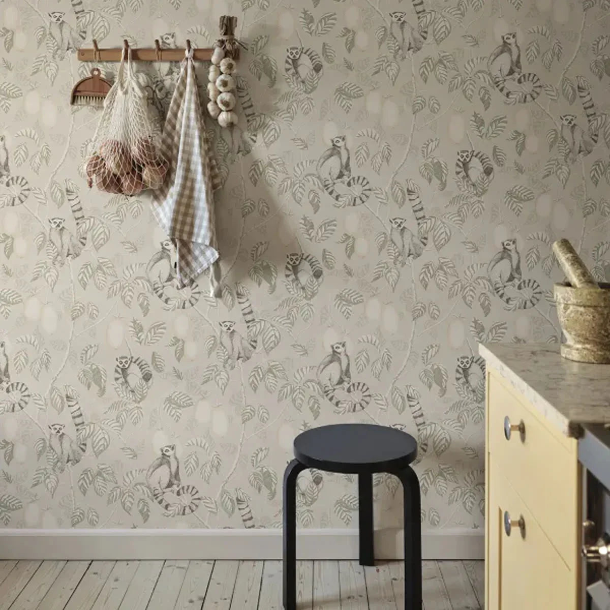 Elliot Wallpaper - Sandberg