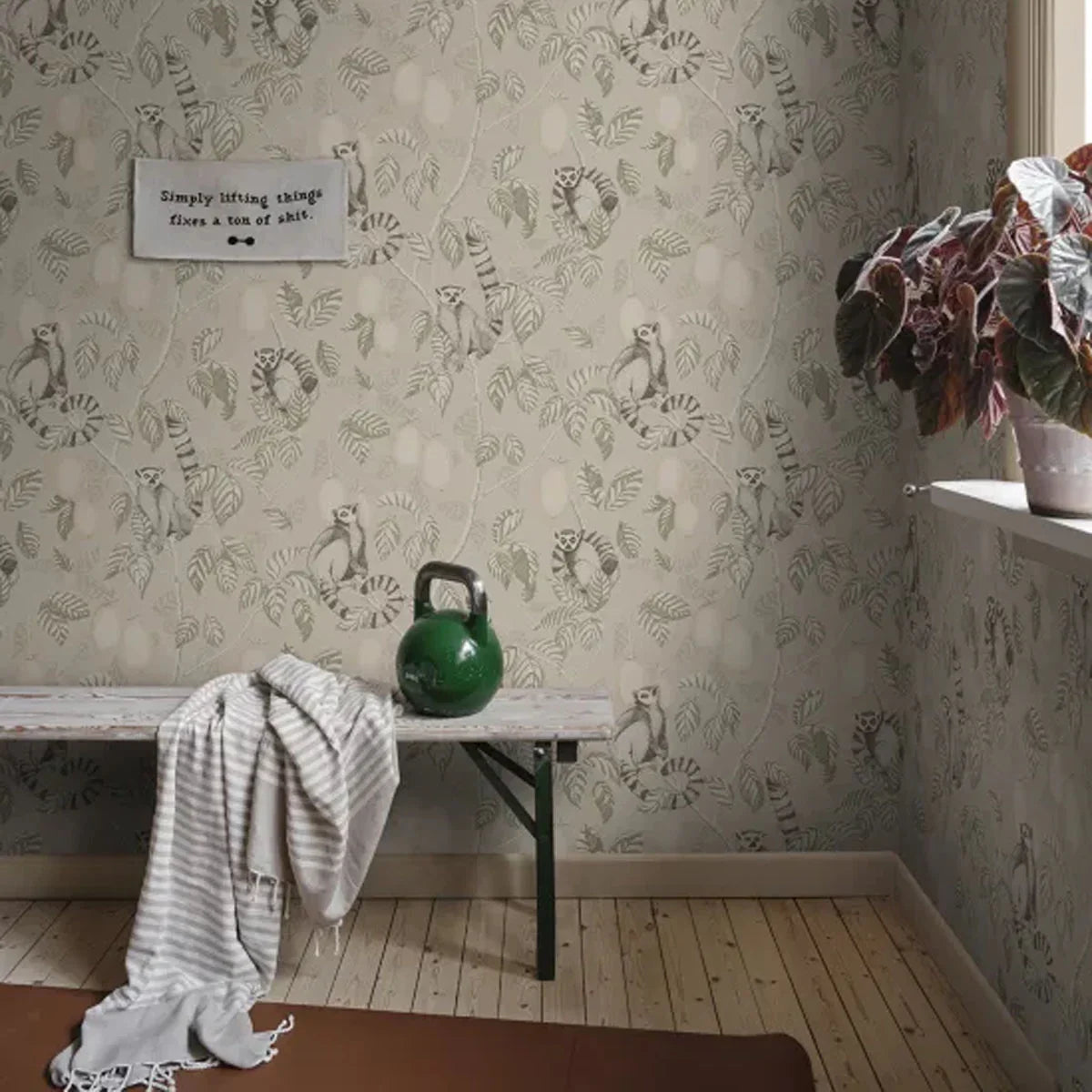 Elliot Wallpaper - Sandberg