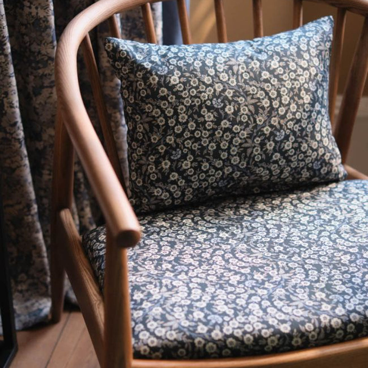 Empress Vine Fabric - Liberty