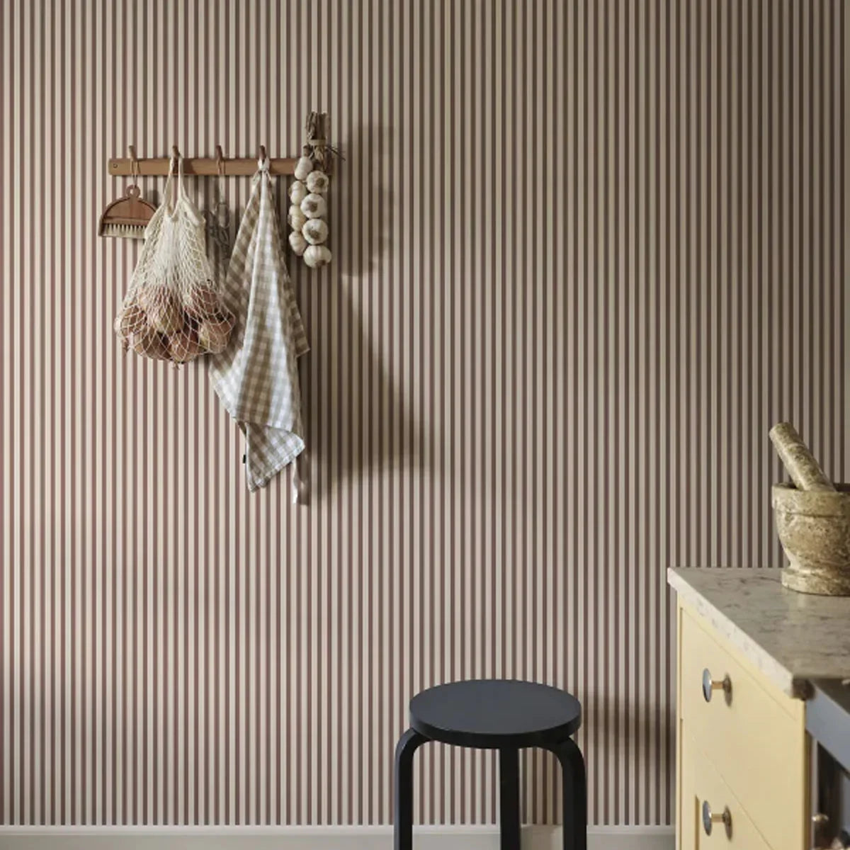 Estelle Wallpaper - Sandberg