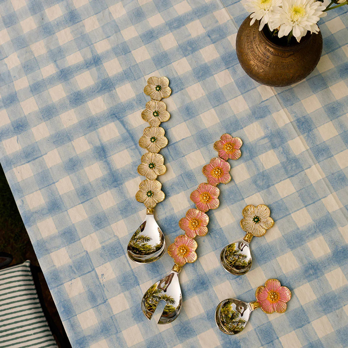 Faye Flower Salad Server Set in Giftbox - Doing Goods