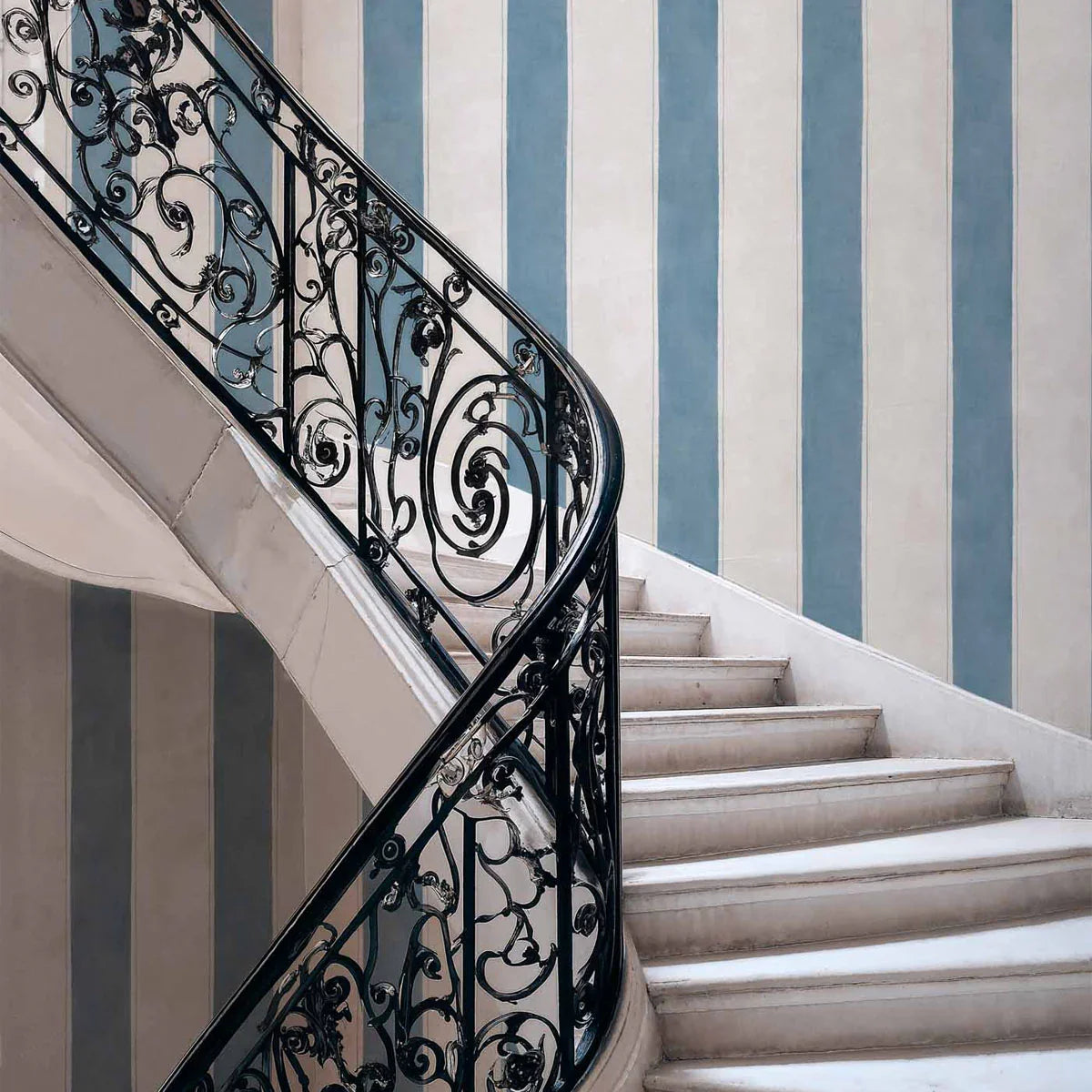 Florentine Stripe Wallpaper - Coordonne
