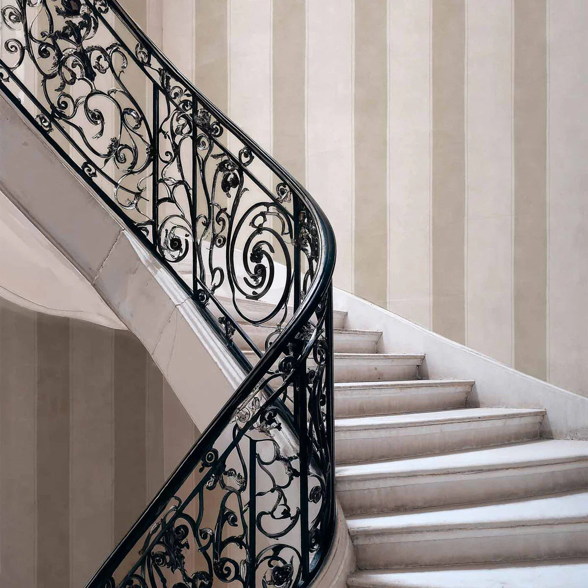 Florentine Stripe Wallpaper - Coordonne