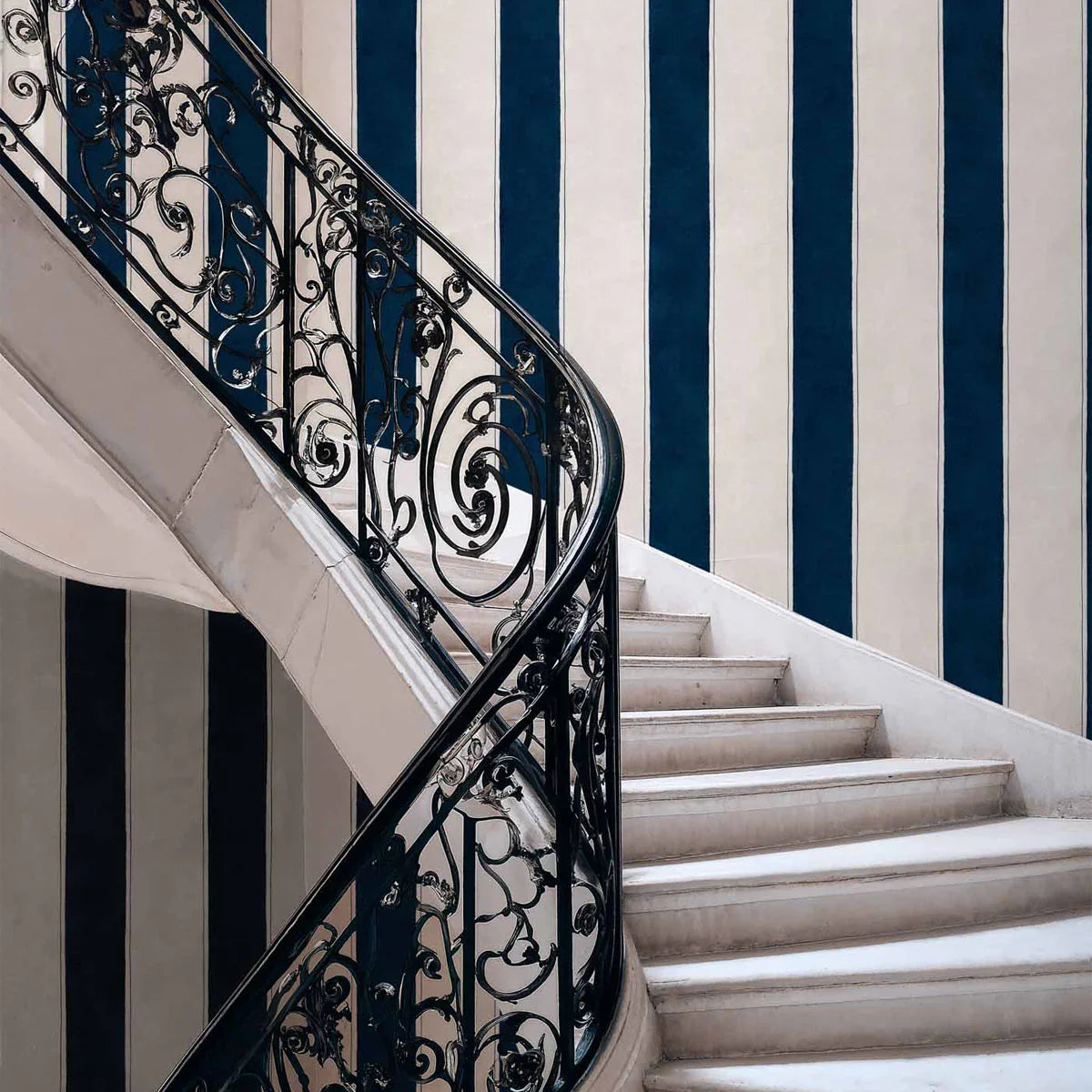 Florentine Stripe Wallpaper - Coordonne
