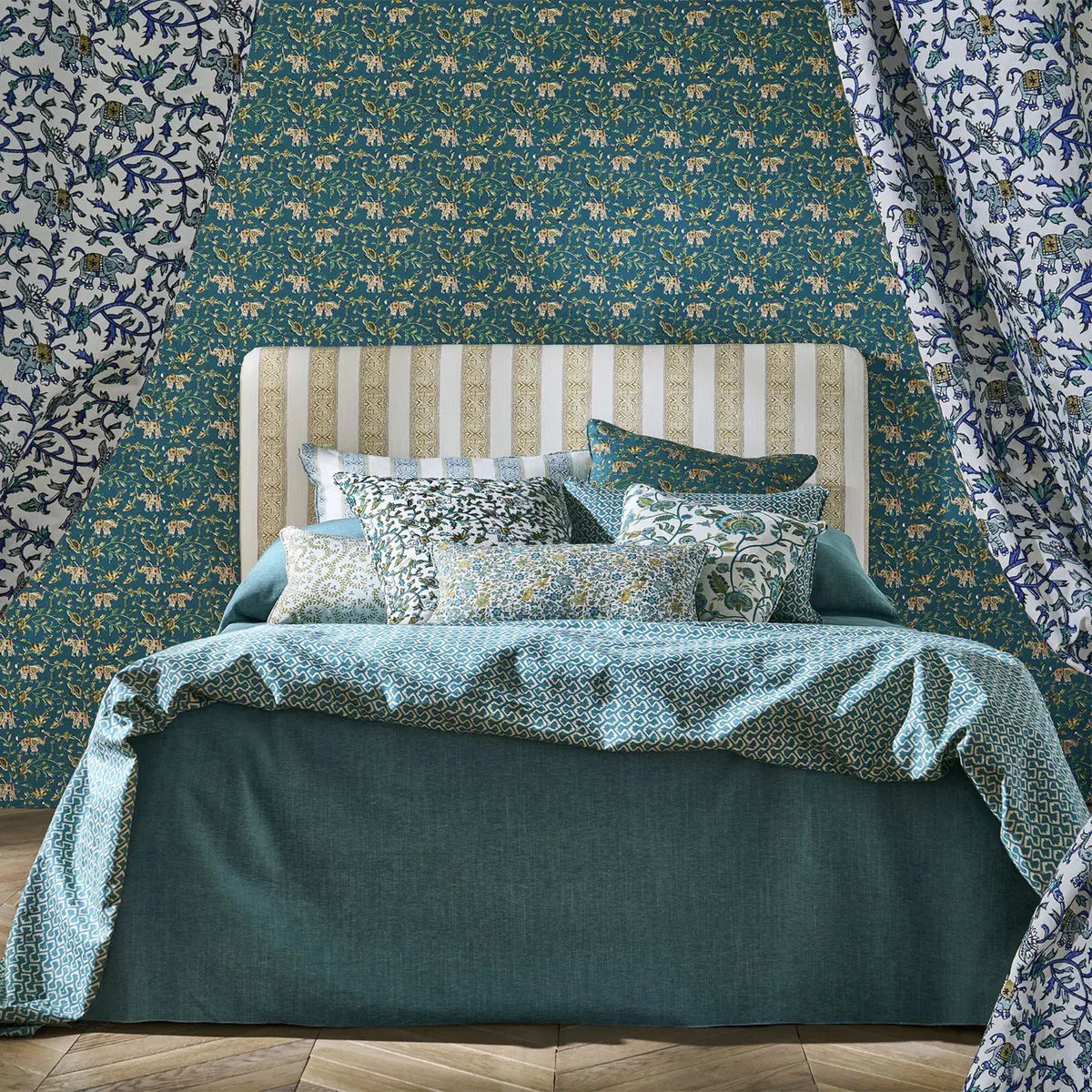 Hathi Wallpaper - Clarke & Clarke