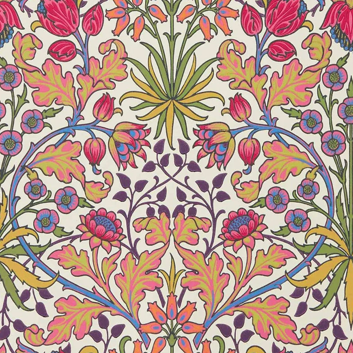 Morris &amp; Co &#39;Hyacinth - Cosmo Pink&#39; Wallpaper