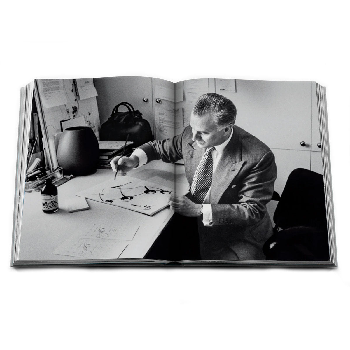 Fashionphile: The Book of Iconic Shoes - Assouline