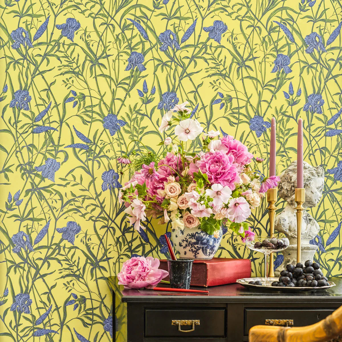 Iris Wallpaper - Cole & Son