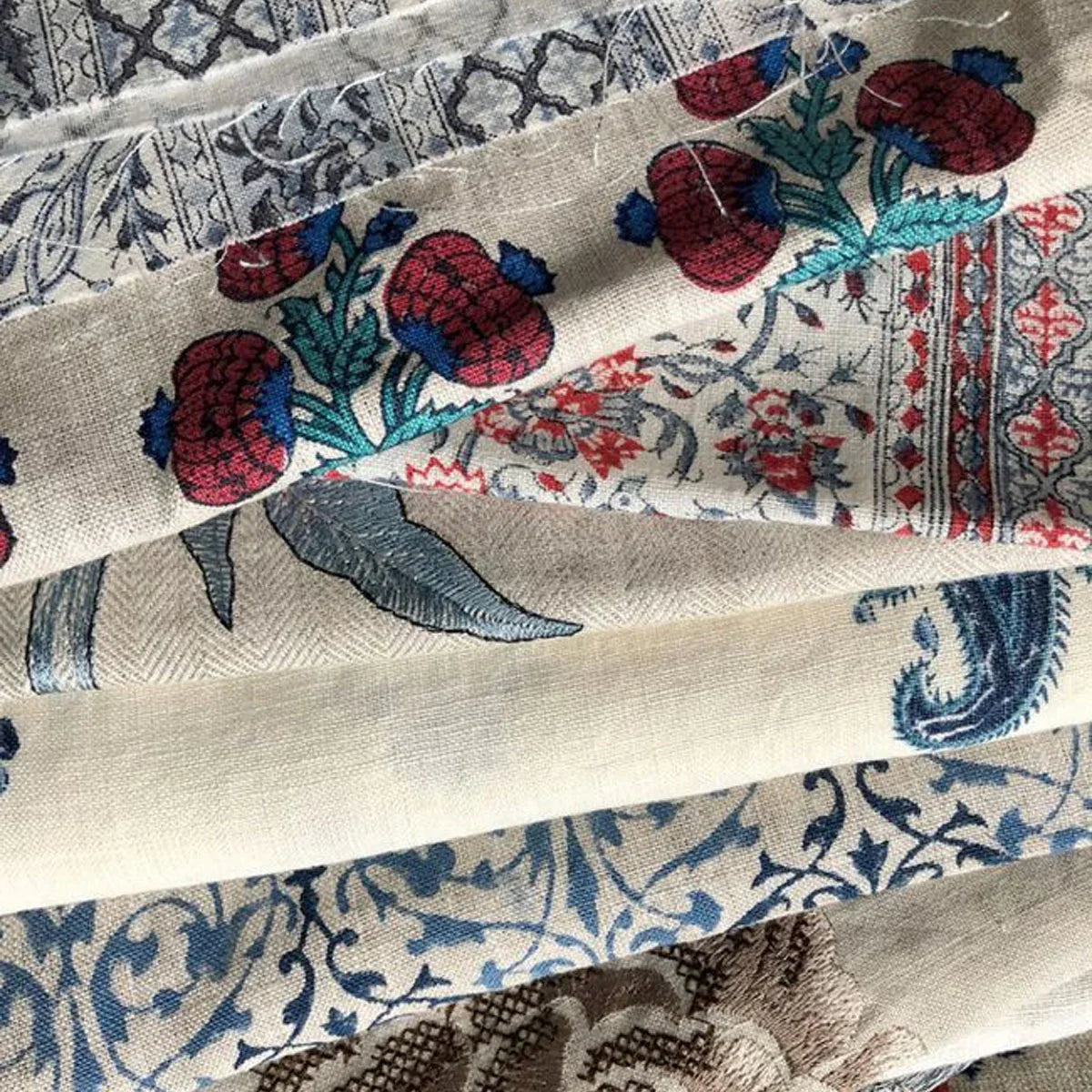 Jaipur Poppy Fabric - GP&J Baker