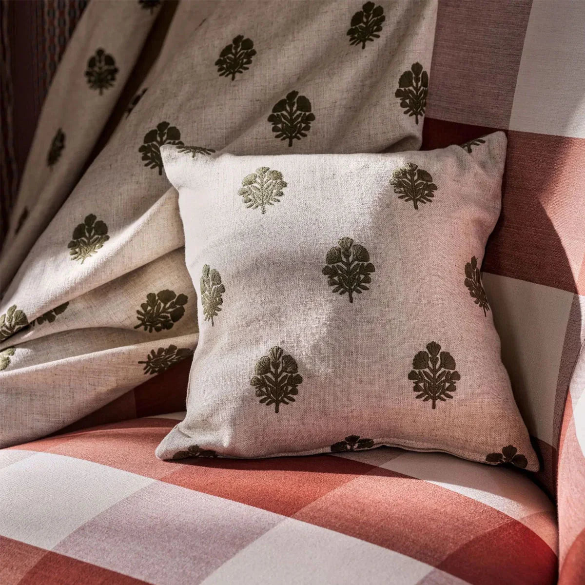 Lavanga Fabric - Sanderson