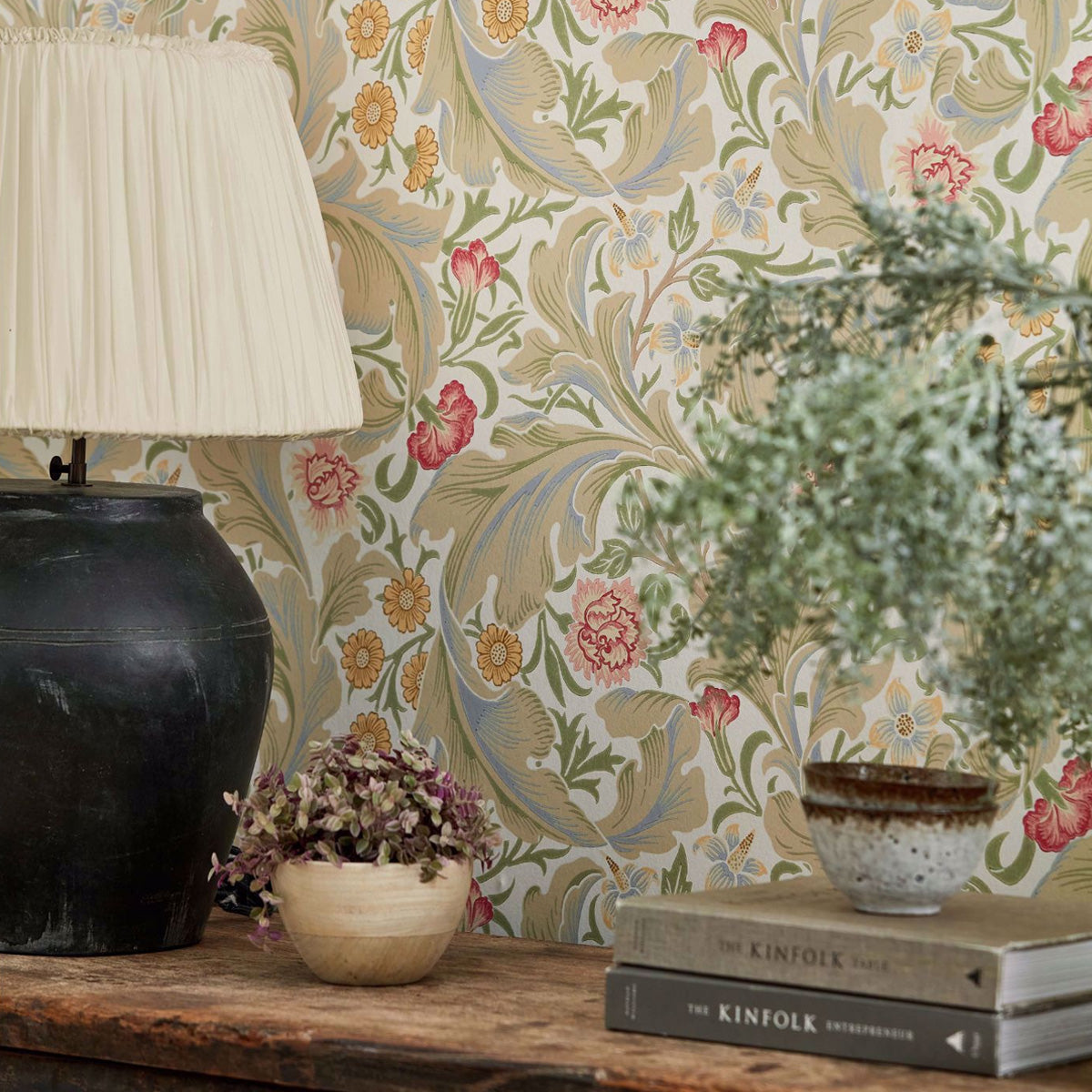 Morris &amp; Co &#39;Leicester - Marble/Rose&#39; Wallpaper