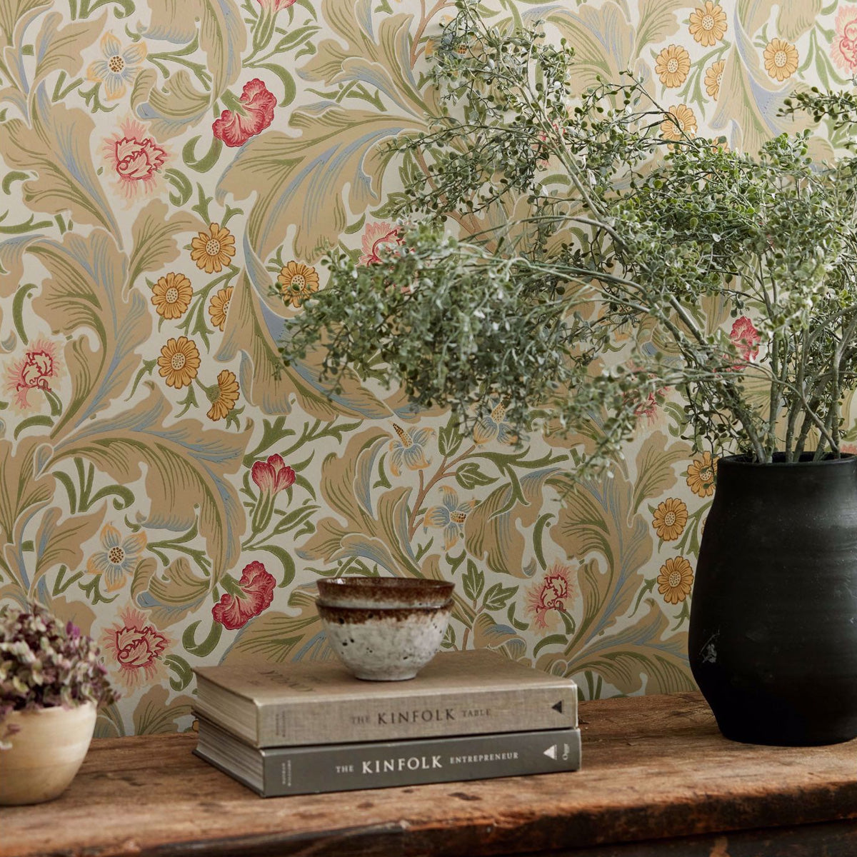 Morris &amp; Co &#39;Leicester - Marble/Rose&#39; Wallpaper