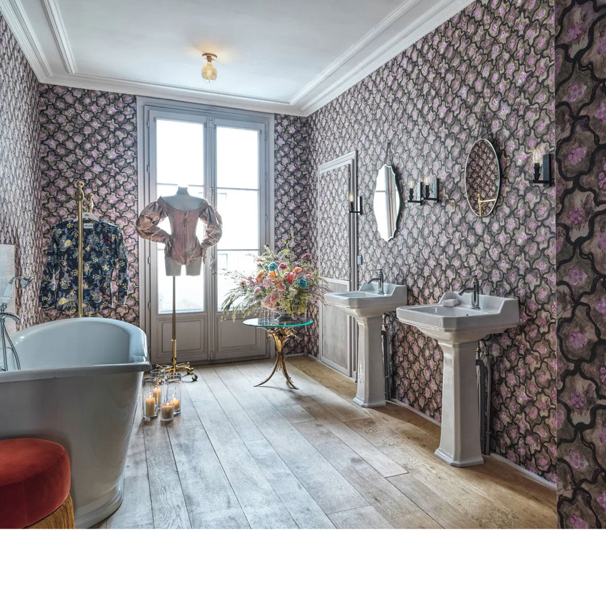 Vivienne Love Andreas Wallpaper - Cole & Son x Vivienne Westwood