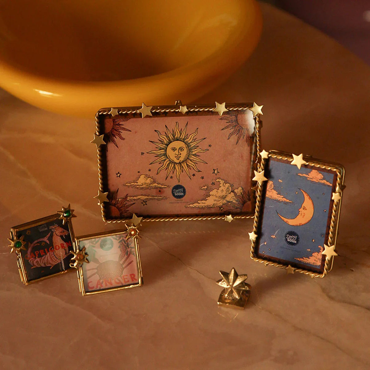 Luna Star Frame Small - Doing Goods