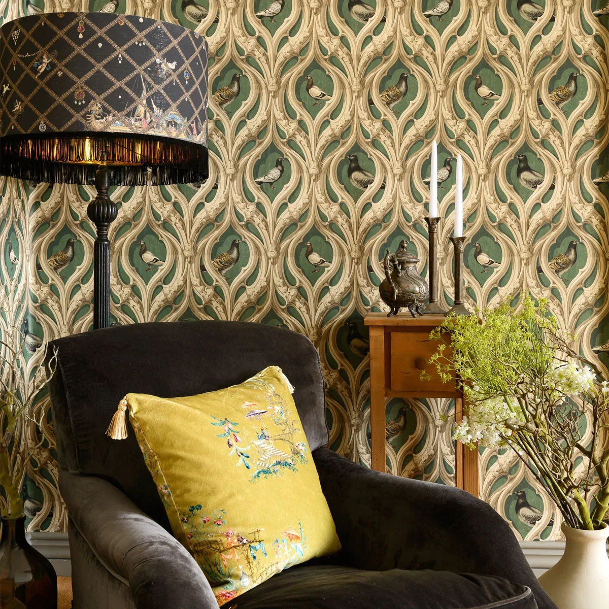 Manor's Walls Wallpaper - Mind The Gap