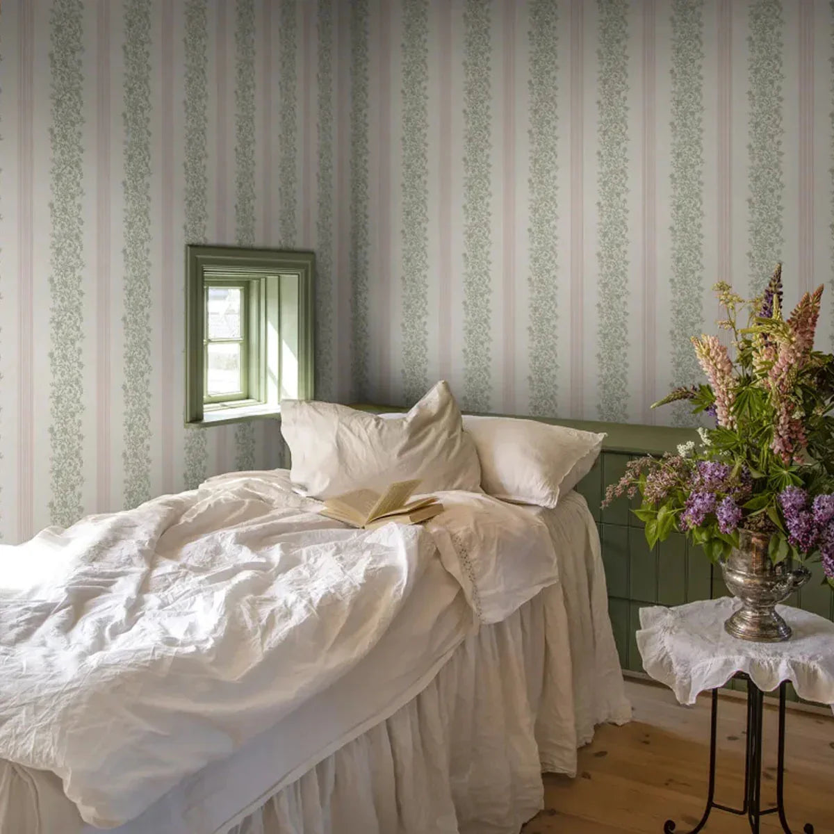 Natalie Wallpaper - Sandberg