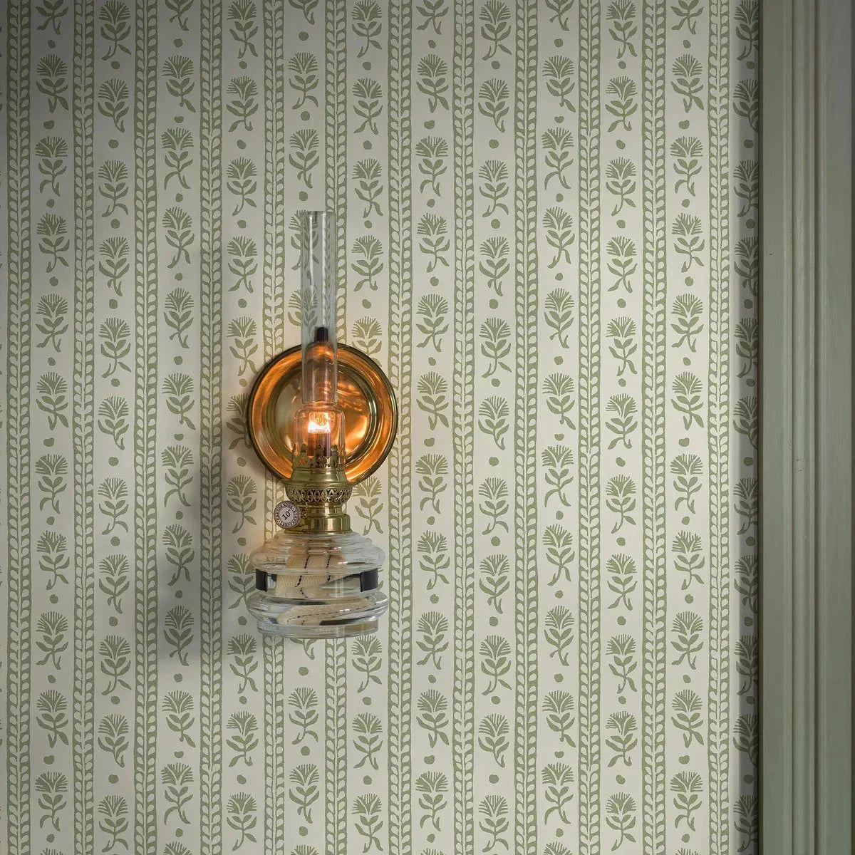 Nejlikerand Wallpaper - Borastapeter