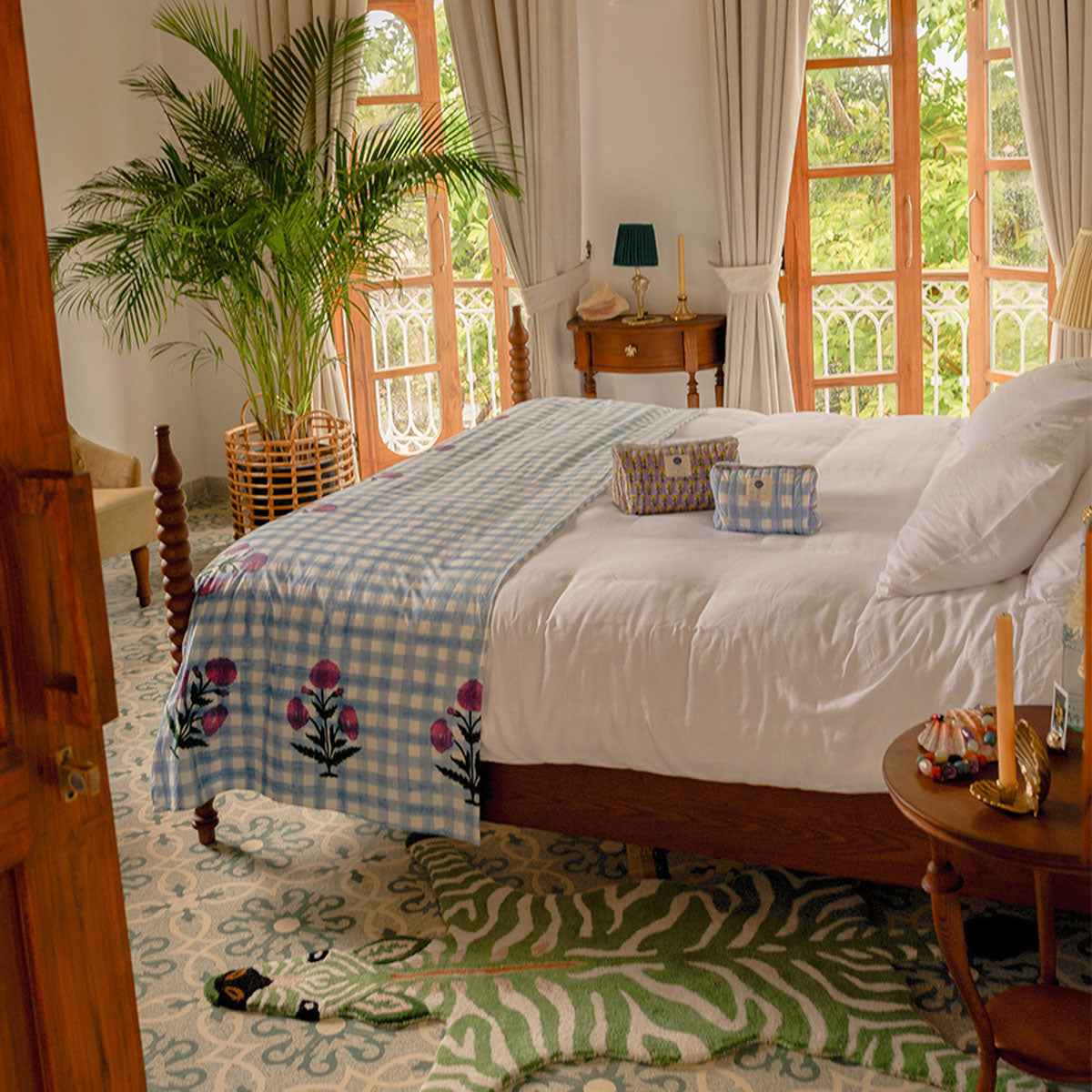 Make Up Bag - Doing Goods