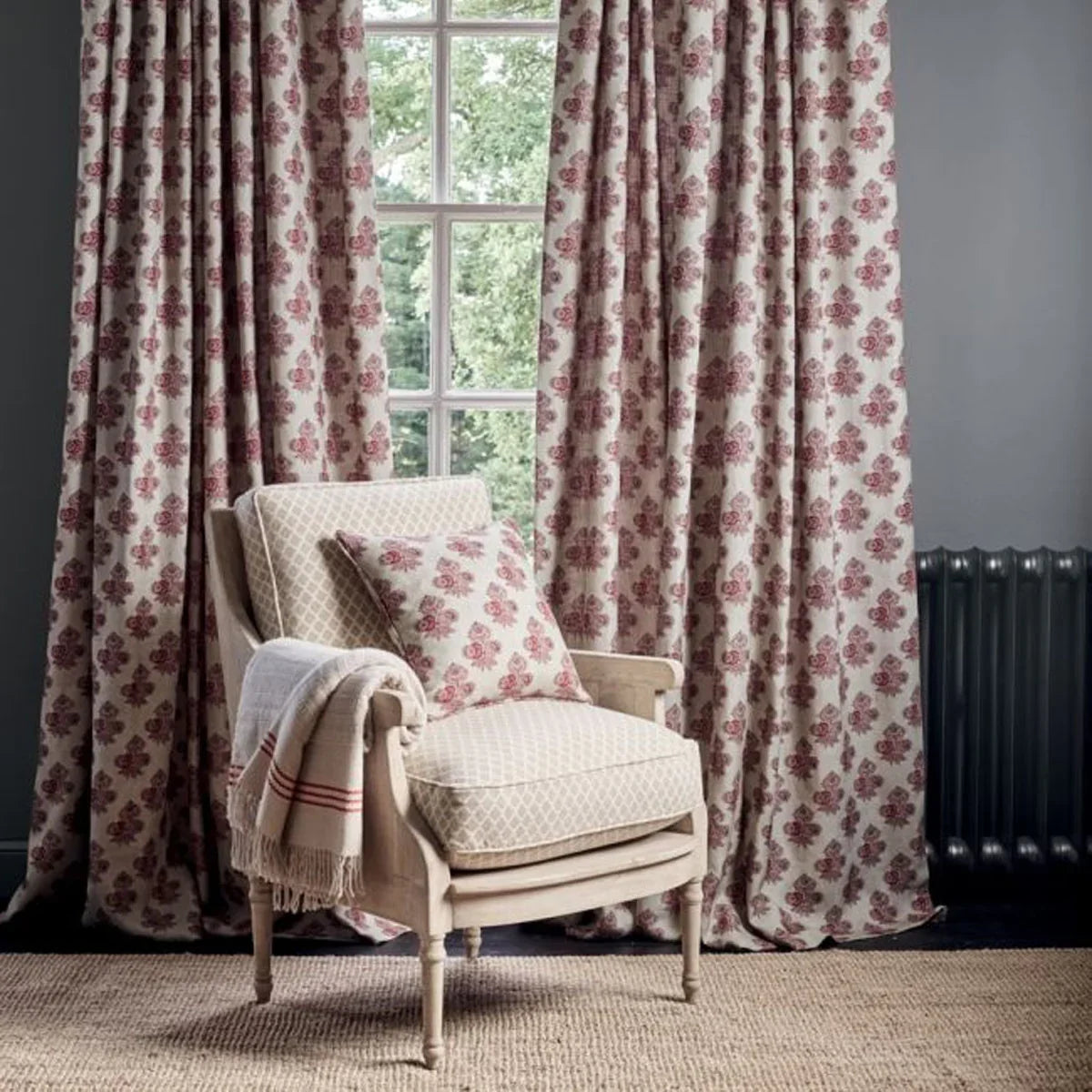 Poppy Paisley Fabric - GP&J Baker