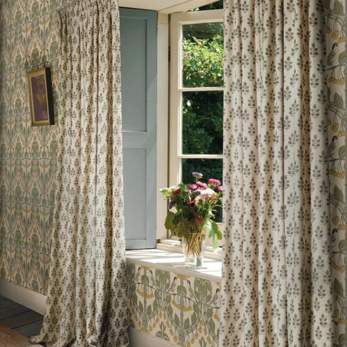 Poppy Sprig Fabric - GP&J Baker