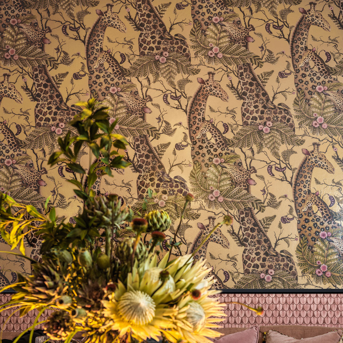 Royal Giraffe Gilded Wallpaper - Cole & Son
