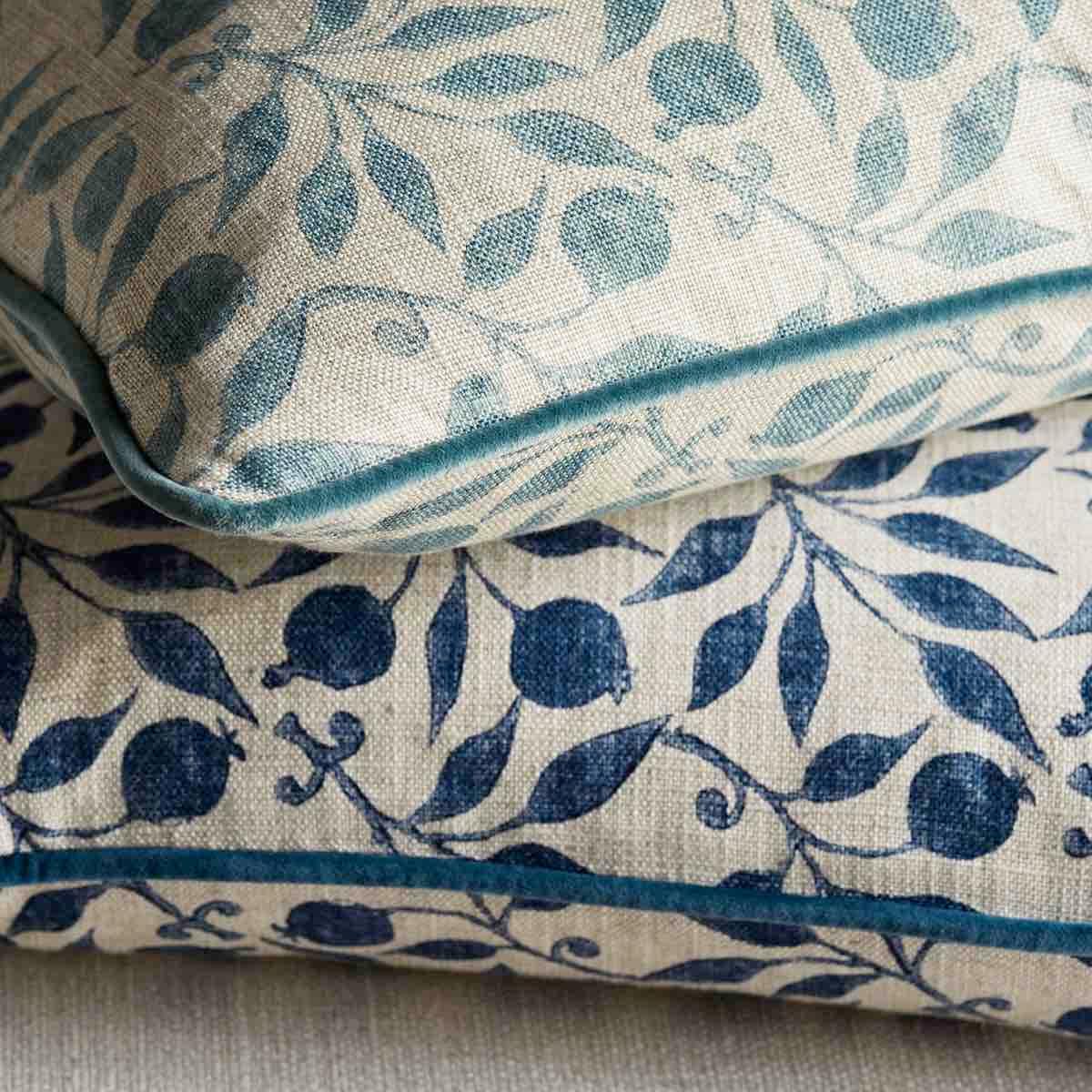 Morris &amp; Co &#39;Rosehip - Indigo&#39; Fabric