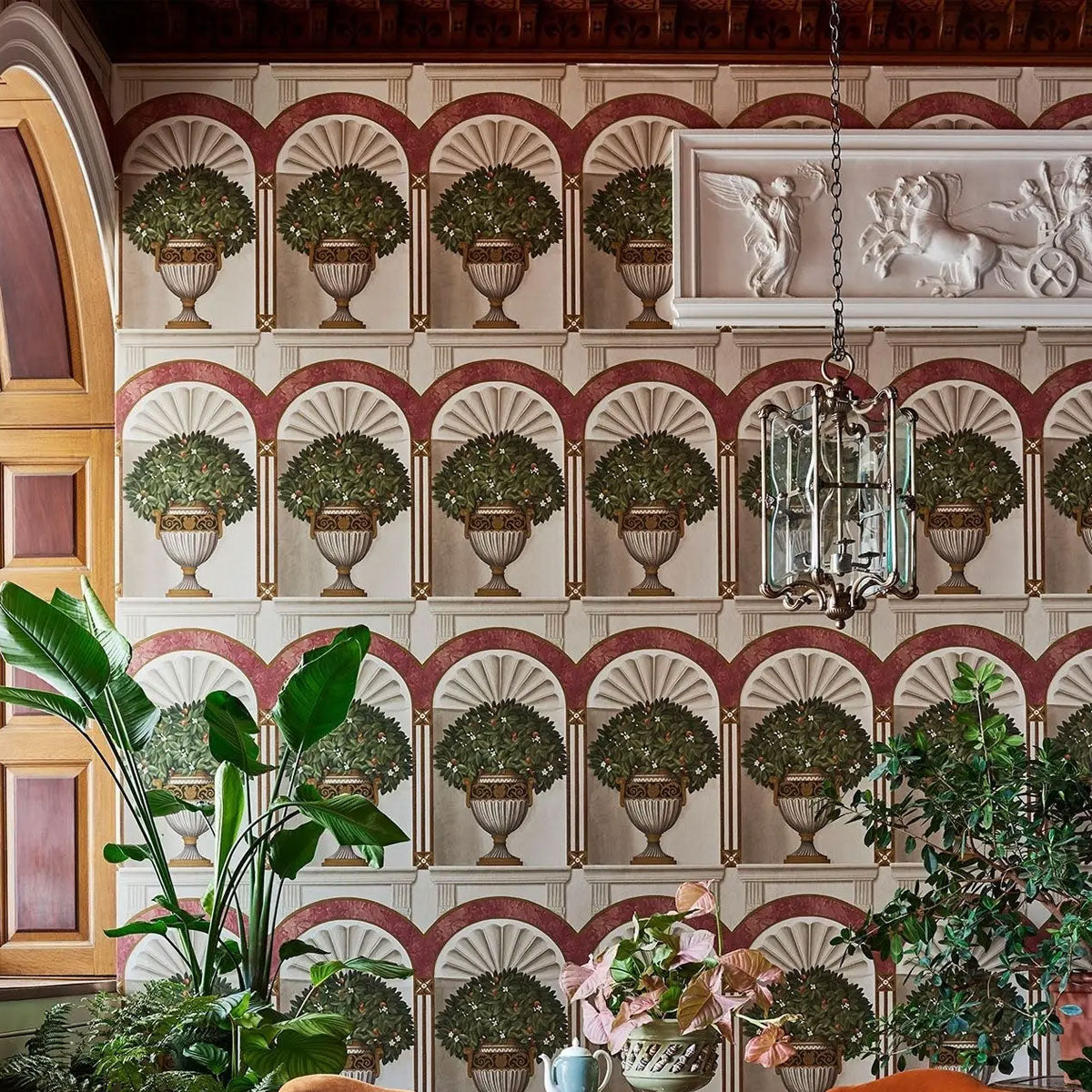 Royal Jardiniere Wallpaper - Cole & Son