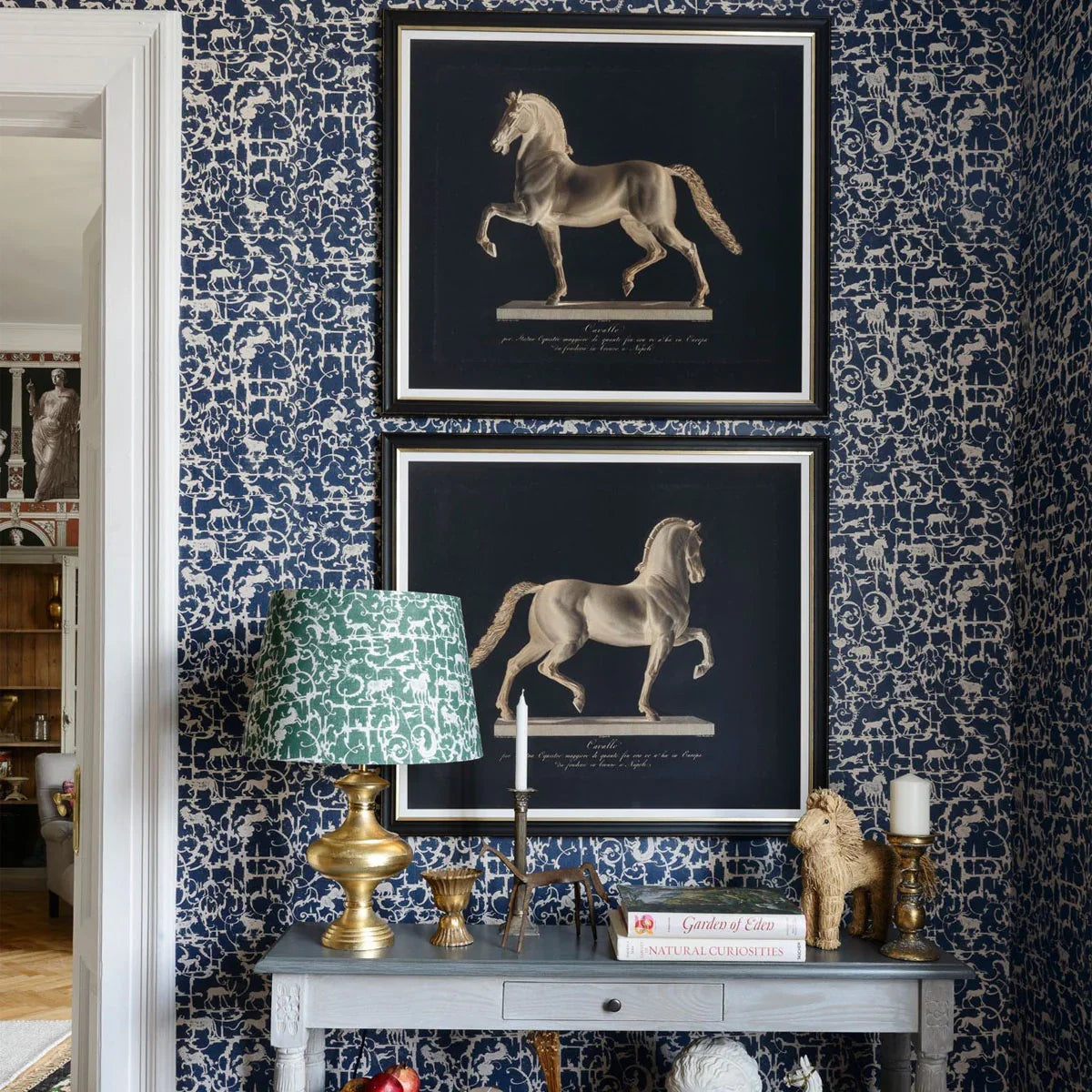 Royal Hunting Wallpaper - Mind The Gap