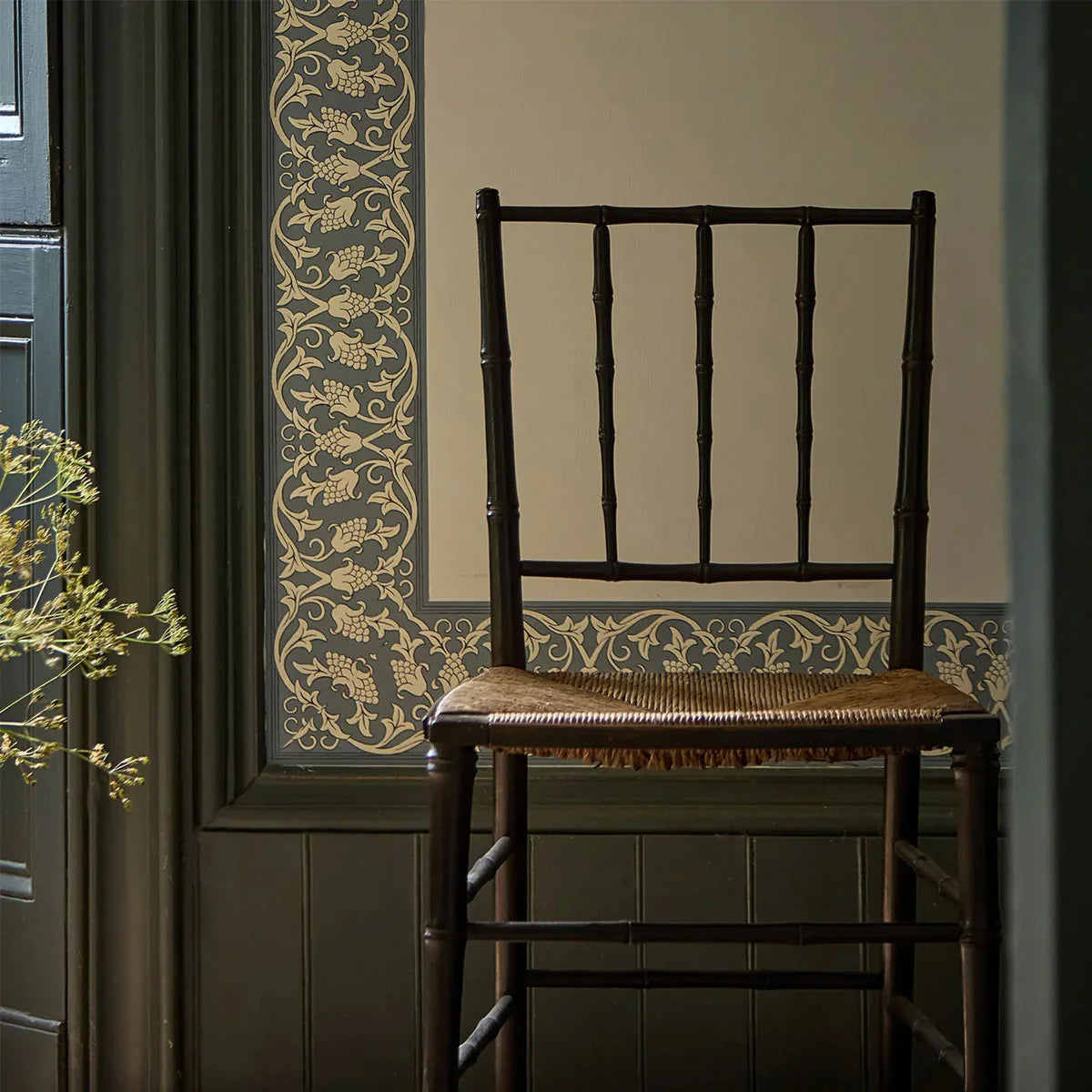 St Johns Border Border Wallpaper - Morris & Co