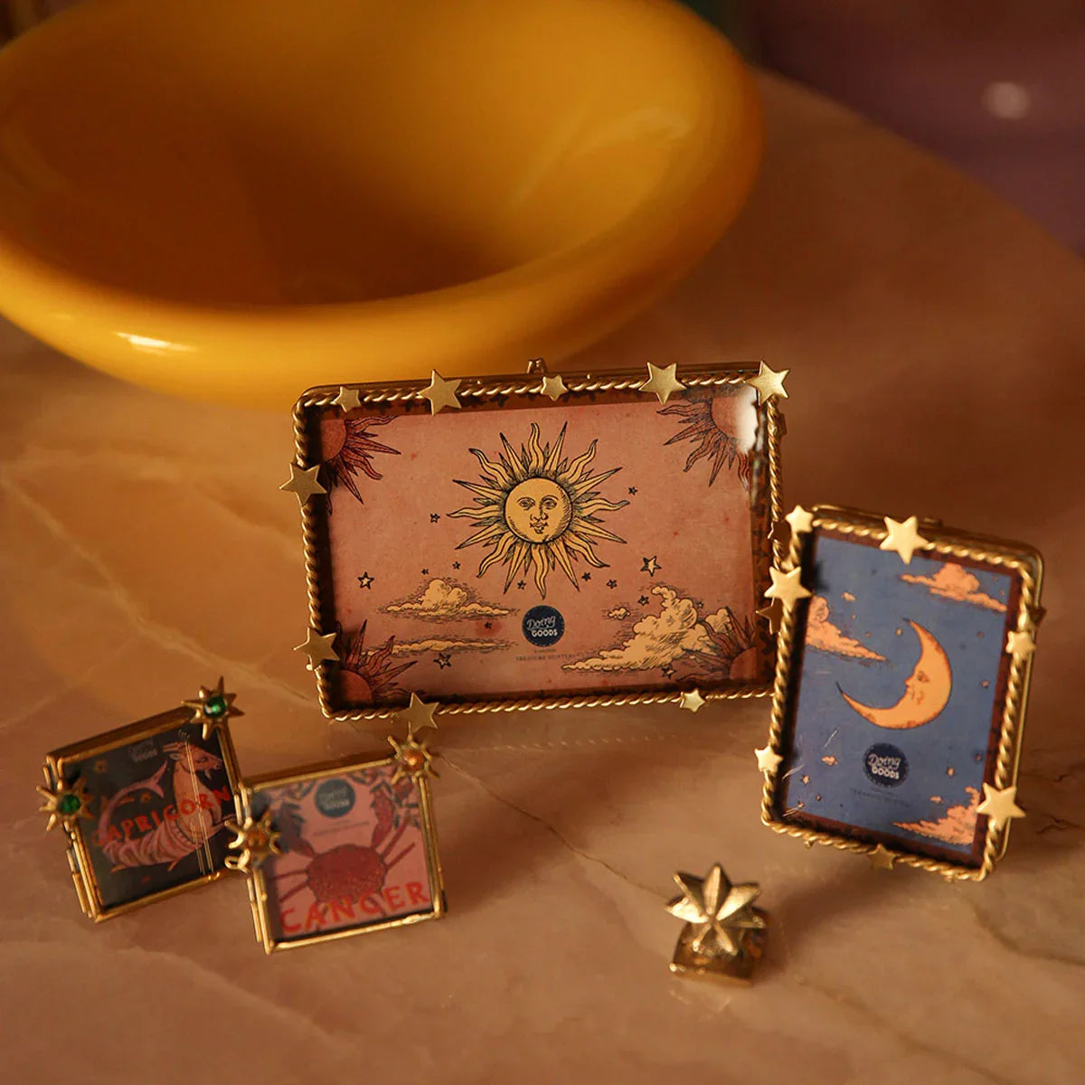 Stacie Star Frame Large - Doing Goods