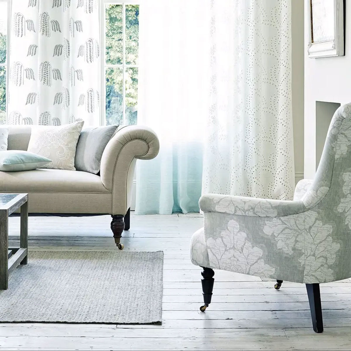 Trailing Jenny Embroidery Fabric - Sanderson