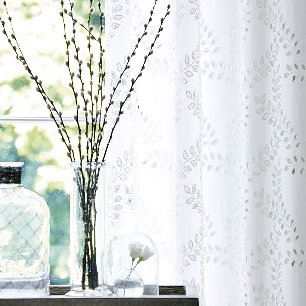 Trailing Jenny Embroidery Fabric - Sanderson