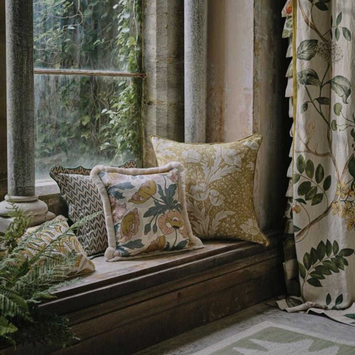 Tudor Poppy Fabric - Liberty