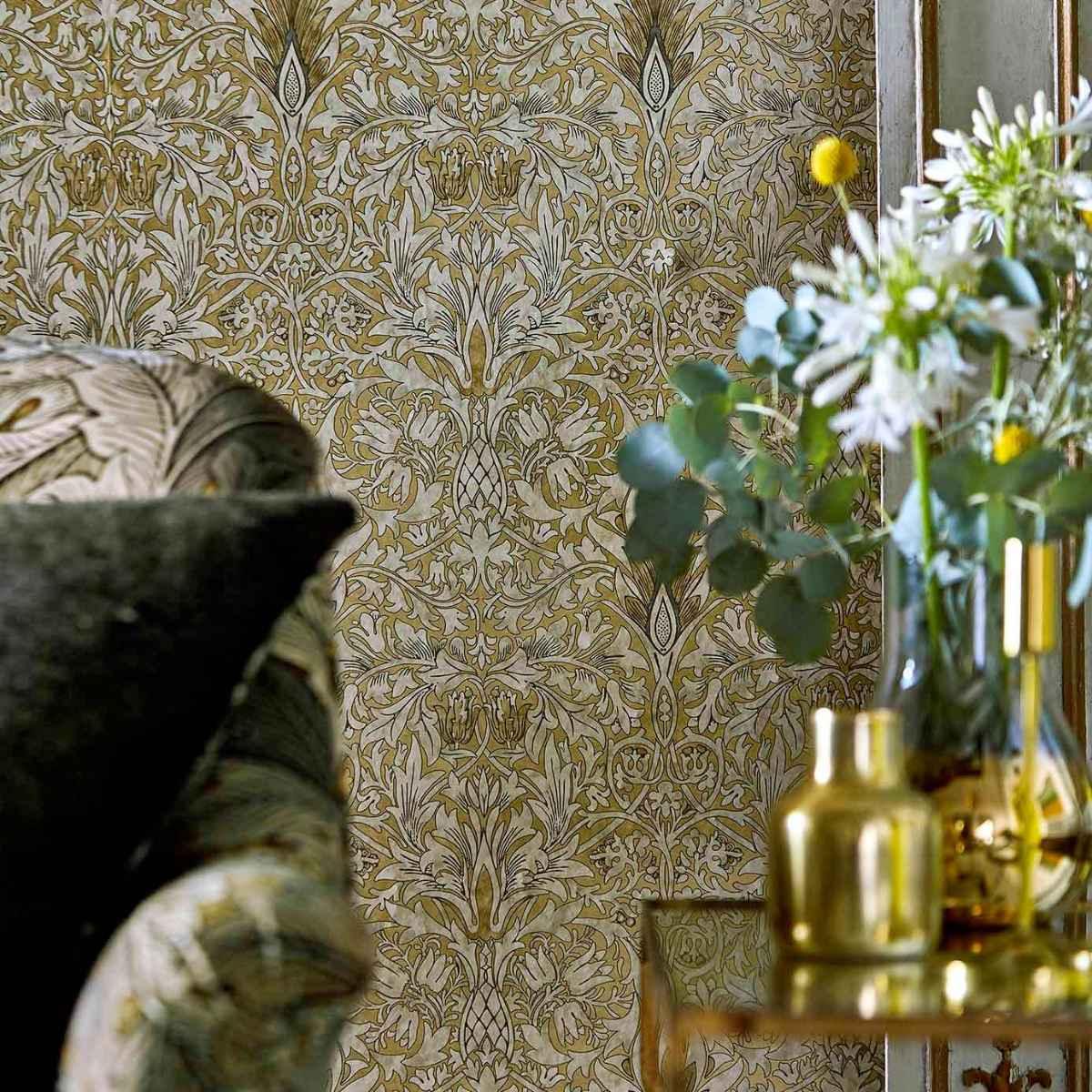 Morris &amp; Co &#39;Snakeshead - Gold/Linen&#39; Wallpaper