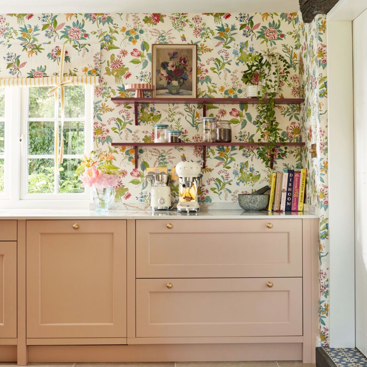Harlequin X Sophie Robinson &#39;Woodland Floral - Peridot/Ruby/Pearl&#39; Wallpaper