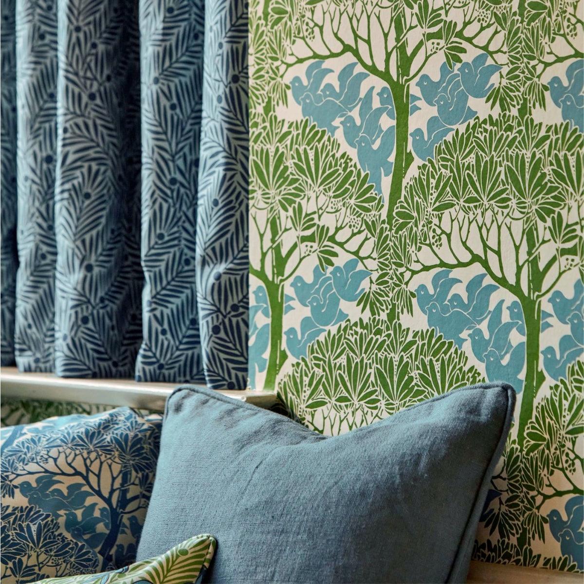 Morris &amp; Co &#39;The Savaric - Garden Green&#39; Wallpaper